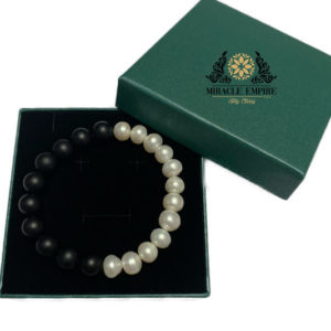 Unisex Woman and Man Bracelet handmade of Natural 10mm Pearls and matt Onyx
