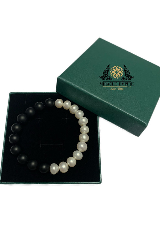 Unisex Woman and Man Bracelet handmade of Natural 10mm Pearls and matt Onyx