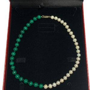 Unisex Woman Necklace Man Necklace handmade of Natural 10mm Pearls, Malachite and a 925 silver clasp