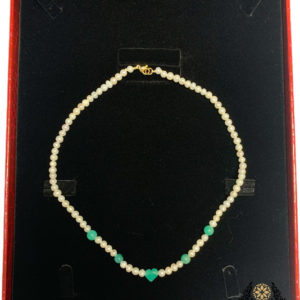 Unique and exclusive woman necklace girls teens necklace handmade of Natural 6-7mm Pearls, 5 Emeralds, middle heart shape and a 18k gold plated clasp.
