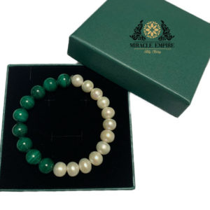 Unisex Woman and Man Bracelet handmade of Natural 10mm Pearls and malachite