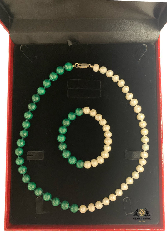 Unisex Woman and Man Bracelet and Necklace set handmade of Natural 10mm Pearls, Malachite and a 925 silver clasp